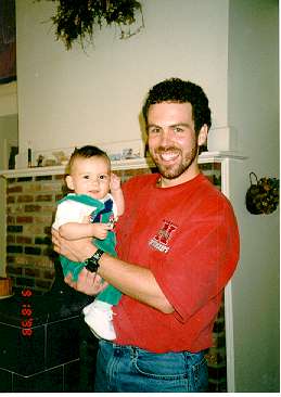 5moswithdad.jpg (15603 bytes)
