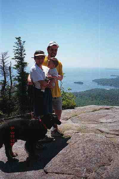 hikin.jpg (41447 bytes)